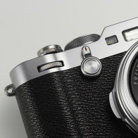 Fujifilm X100F с датчиком на 24.3 Мп и джойстиком автофокусировки