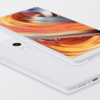 Xiaomi Mi Mix 2 стал еще безрамочнее