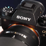 Ради новой A9 Sony обновила прошивки у целого парка объективов