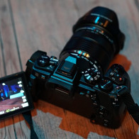 Флагманская беззеркалка OM-D E-M1 Mark II