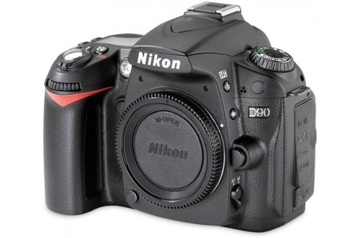 Фотоаппарат Nikon d90 body